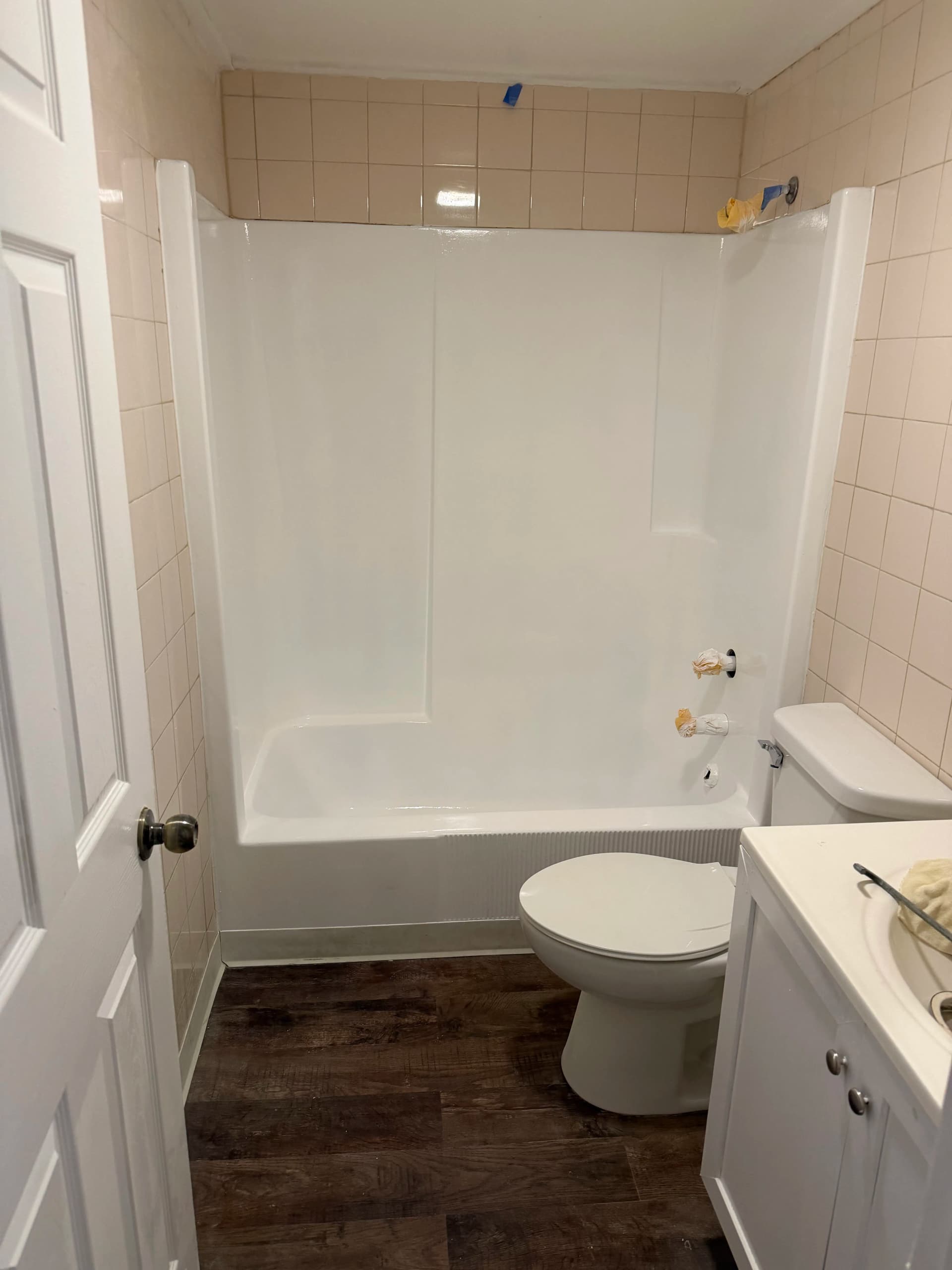 Gallery photos for Fixing a Failed DIY Tub Coating the Right Way: Image #3