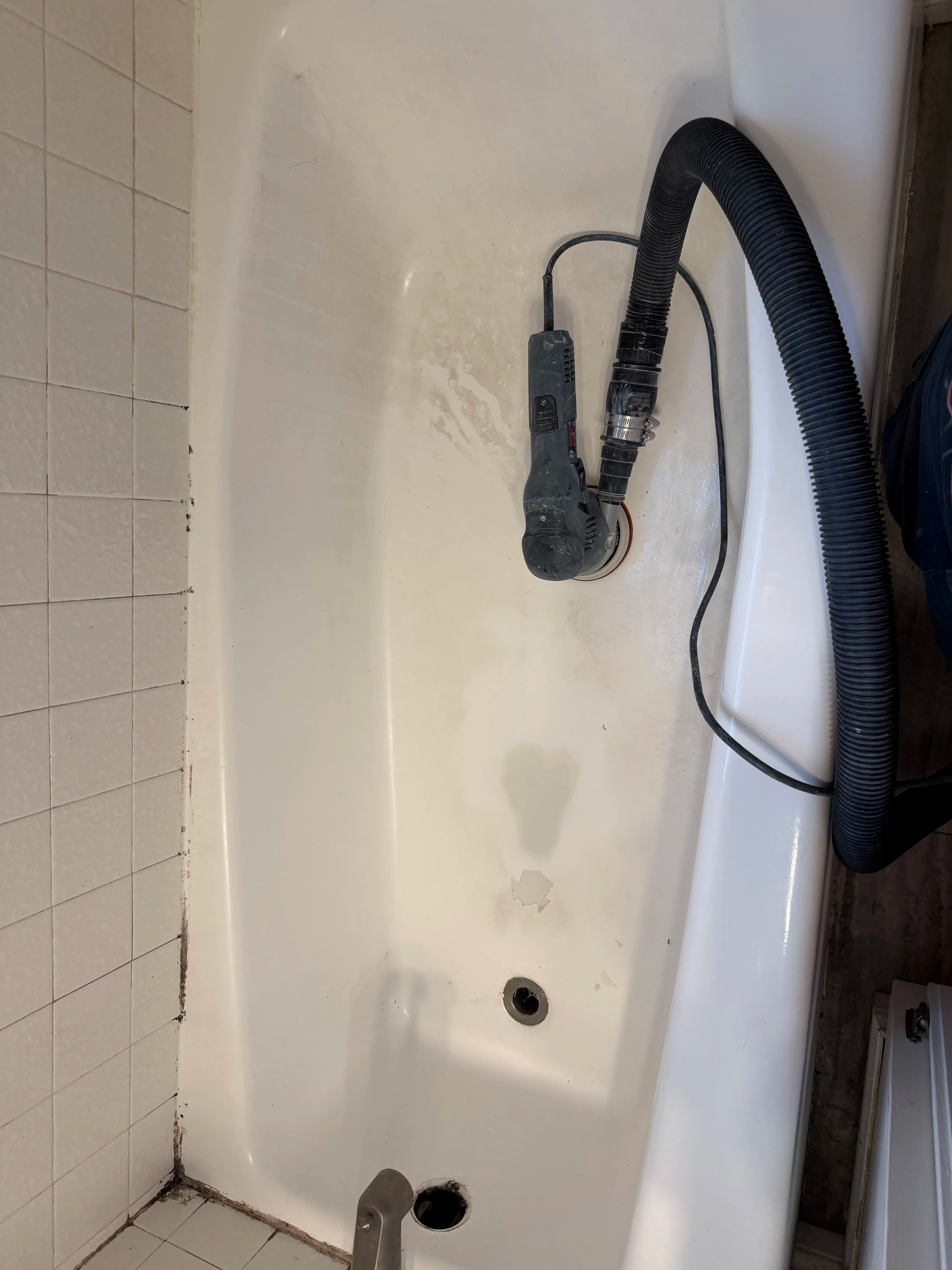 Project From Worn and Dull to Glossy Clean Tub Refinish image