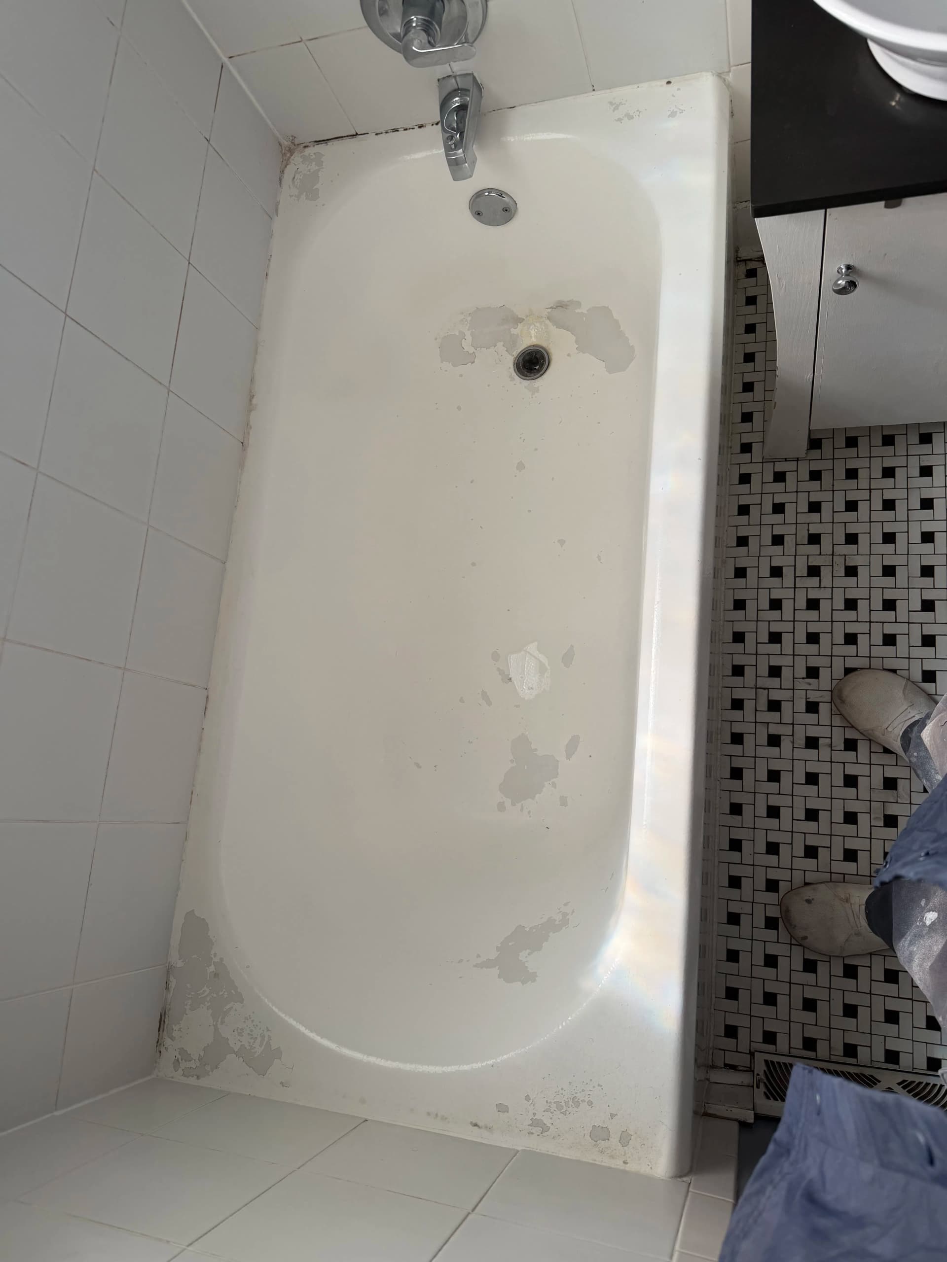Chipped and Peeling Tub Gets a Full Reglaze Before Lunch