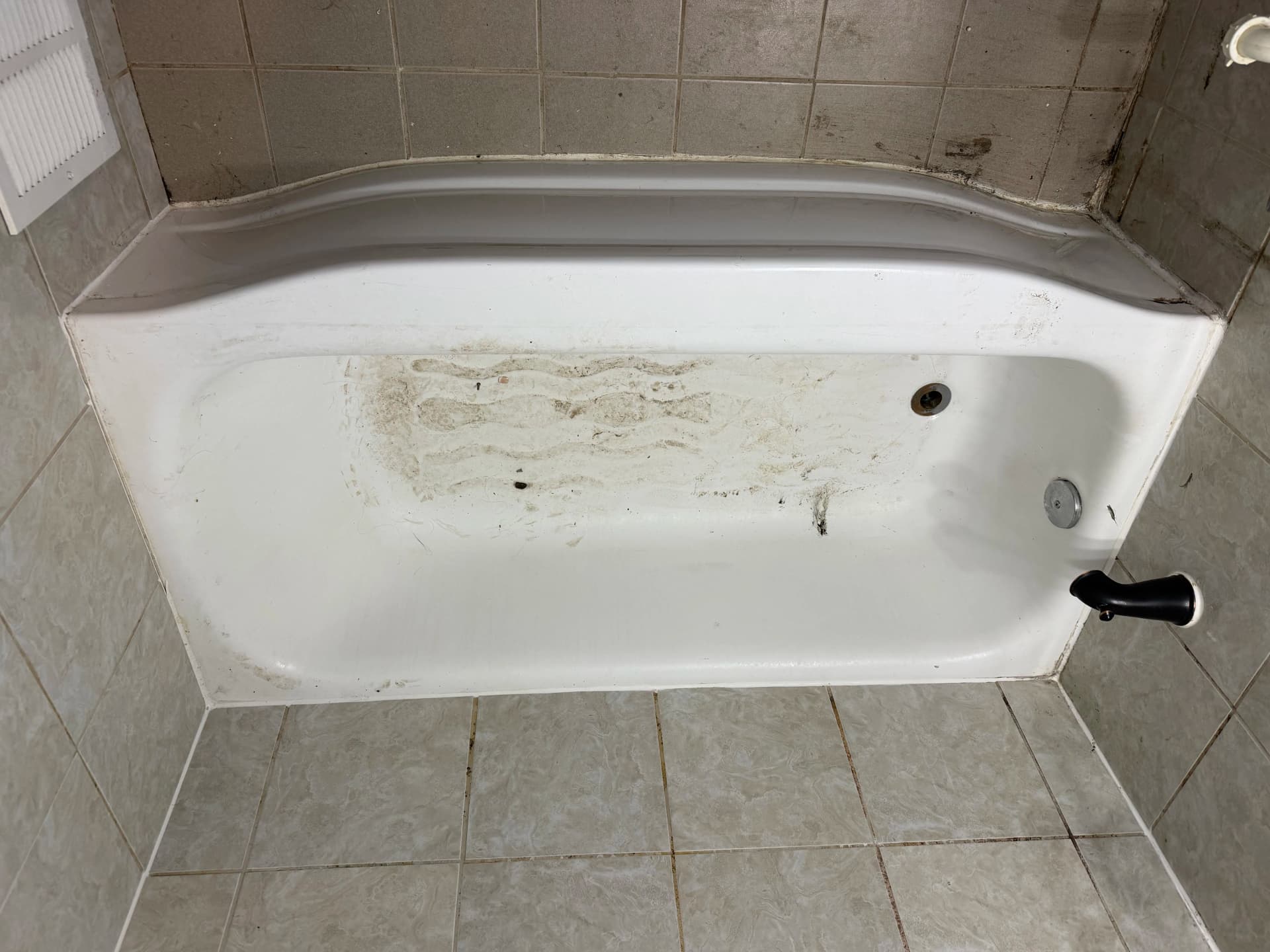 Worn-Out Tub Gets a Clean, Durable Refinish