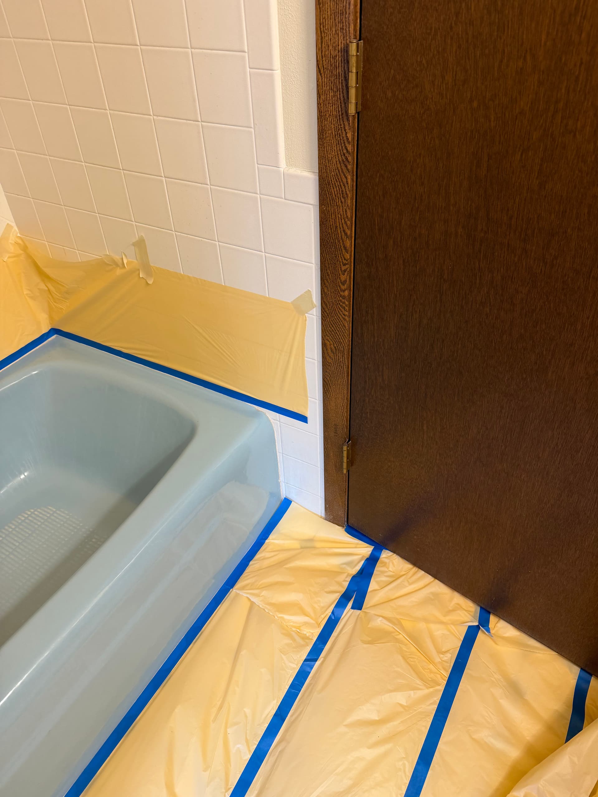 Gallery photos for That 70s Blue Tub Got a Fresh Start Without the Demo: Image #1
