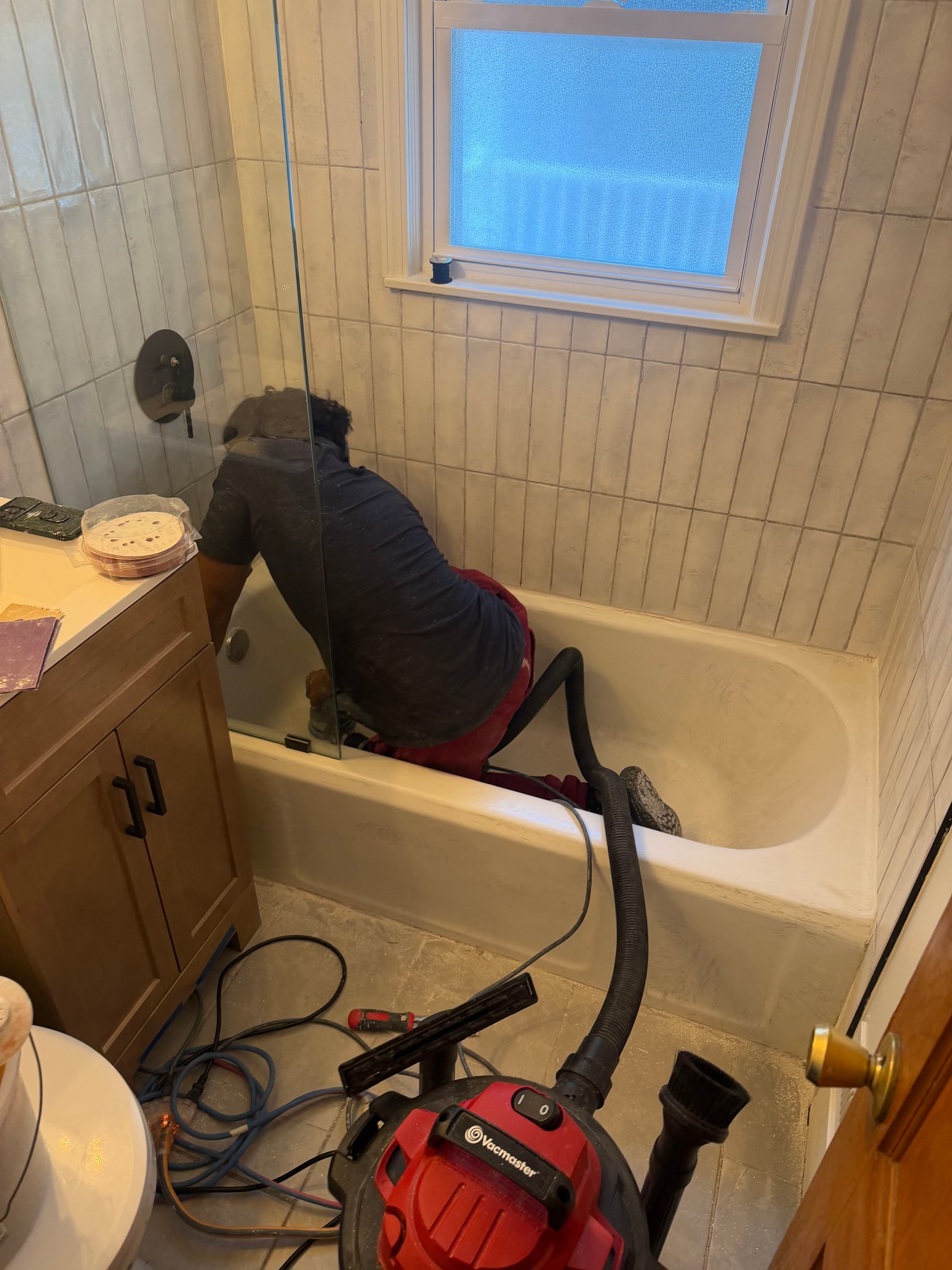 Tub Refinish in Whitefish Bay Done the Right Way image