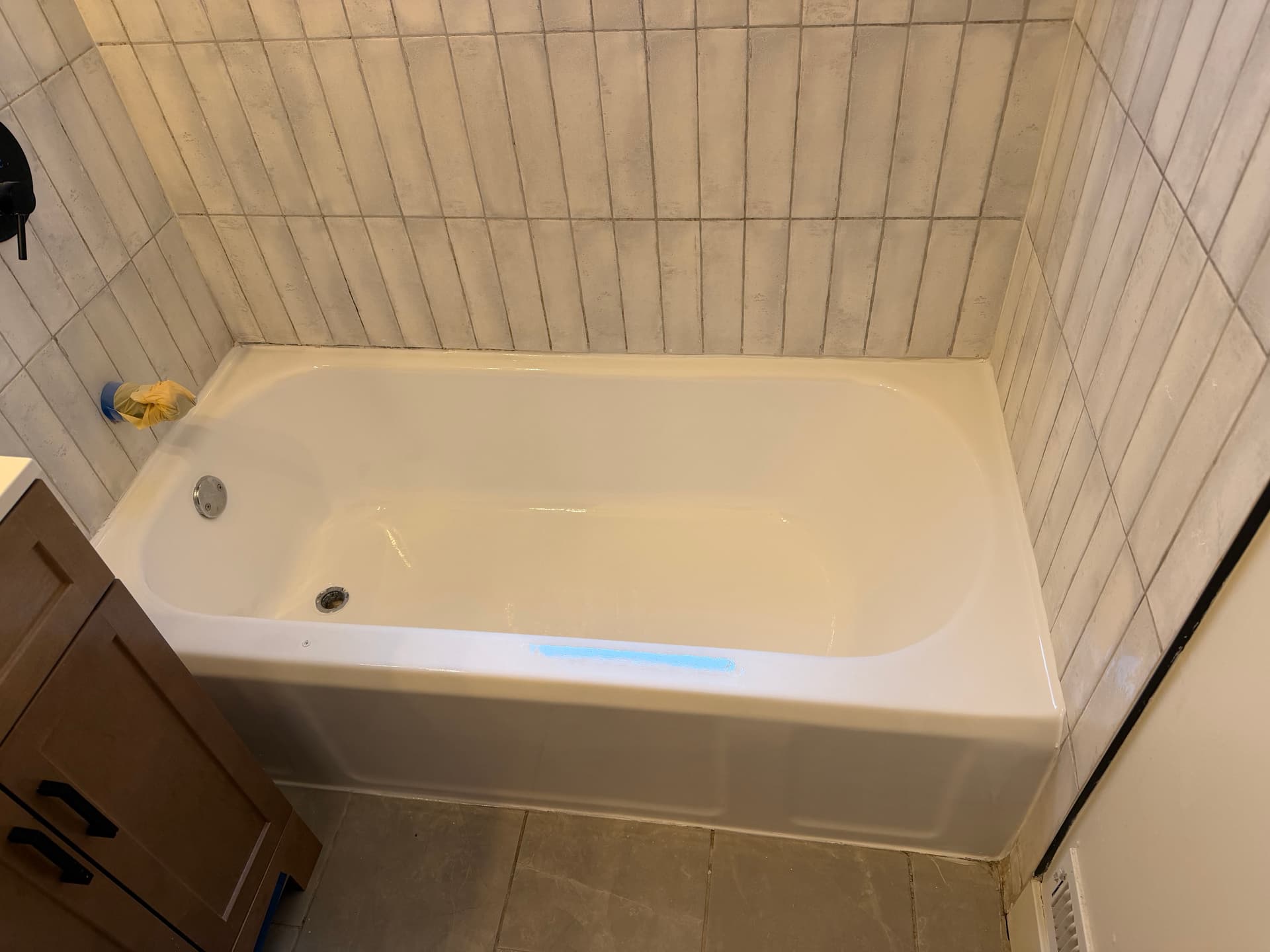 Gallery photos for Tub Refinish in Whitefish Bay Done the Right Way: Image #1